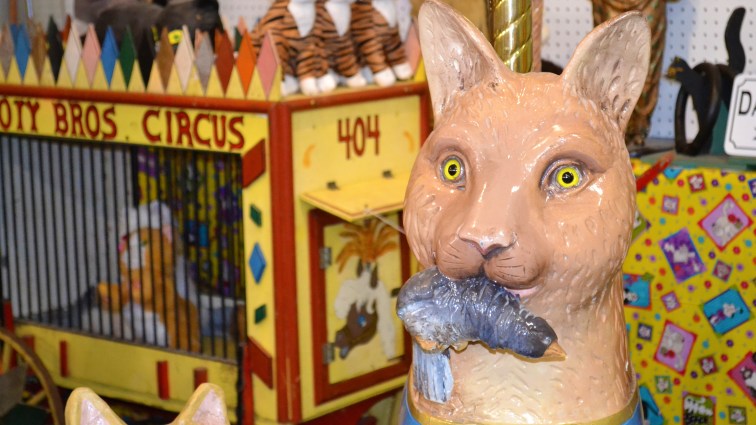 Purrrfect Day Trip: House Cat Museum